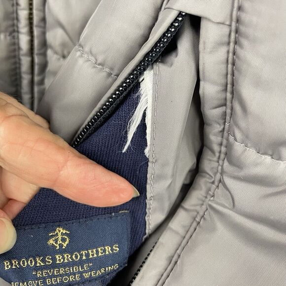 Brooks Brothers Reversible Puffer Vest Mens Medium Silver Navy Quilted Classic - Picture 11 of 15